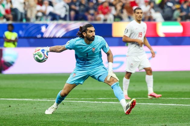 FIFA World Cup, WM, Weltmeisterschaft, Fussball 2026 - Group G - Iran vs New Zealand Iran goalkeeper Alireza Beiranvand (L) in action in the first half during the FIFA World Cup 2026 group stage match Iran against New Zealand, in Los Angeles, USA, 15 June 2026. LOS ANGELES United States  Copyright: xCHRISxTORRESx