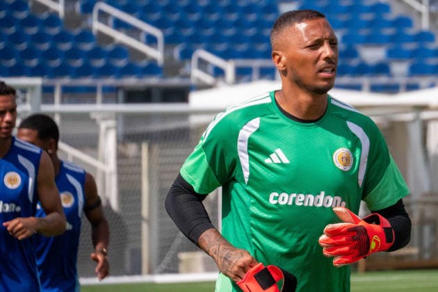 June 15, 2026, Boca Raton, Fl, USA: CuraoÂßao goalkeeper ELOY ROOM works through drills alongside teammates during a morning session in Boca Raton Boca Raton USA - ZUMAc343 0859231961st Copyright: xChrisxBeckettx