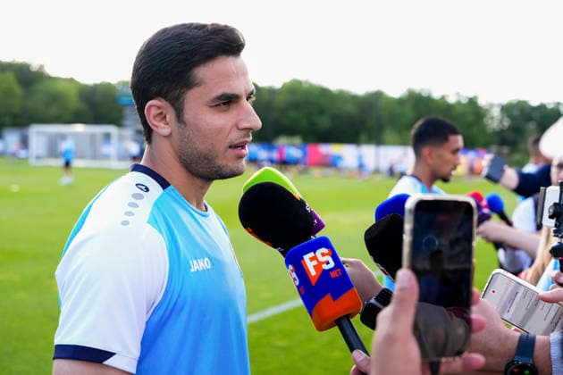 (260616) -- BOSTON, June 16, 2026 -- Ahmed Maknazi of Iraq receives an interview before a training session ahead of the group I stage match against Norway at the FIFA World Cup, WM, Weltmeisterschaft, Fussball 2026 in Boston, the United States, June 15, 2026. ) (SP)U.S.-BOSTON-FOOTBALL-FIFA WORLD CUP-TEAM IRAQ-TRAINING ChenxYichen 