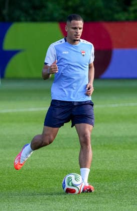 (260616) -- BOSTON, June 16, 2026 -- Ali Alhamadi of Iraq attends a training session ahead of the group I stage match against Norway at the FIFA World Cup, WM, Weltmeisterschaft, Fussball 2026 in Boston, the United States, June 15, 2026. ) (SP)U.S.-BOSTON-FOOTBALL-FIFA WORLD CUP-TEAM IRAQ-TRAINING ChenxYichen 