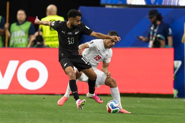 January 1, 2000, Los Angeles, California, USA: New Zealand Sarpreet Singh (10) and IR Iran Ali Nemati (19) vie for the ball during the FIFA World Cup, WM, Weltmeisterschaft, Fussball Group G soccer match at SoFi Stadium in Inglewood, Calif., Monday, June 15, 2026. World Cup 2026: IR Iran 2:2 New Zealand  - ZUMAc68_ 20000101_zaf_c68_197 Copyright: xRingoxChiux