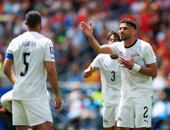 SEATTLE, WASHINGTON - JUNE 15: Yasser Ibrahim of Egypt talks to Ramy Rabia of Egypt during the FIFA World Cup, WM, Weltmeisterschaft, Fussball 2026 Group G match between Belgium and Egypt at Seattle Stadium on June 15, 2026 in Seattle, Washington.  Copyright: xMBxMediax