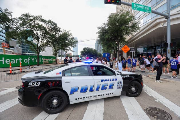 Croatia Dallas Arrival - FIFA World Cup, WM, Weltmeisterschaft, Fussball 2026 Police officers on guard around at Hotel W as Croatia national team, Nationalteam arrive in Dallas, Texas, USA on June 15, 2026. ahead of the FIFA World Cup 2026 football match between England and Croatia.  SanjinxStrukic PIXSELL