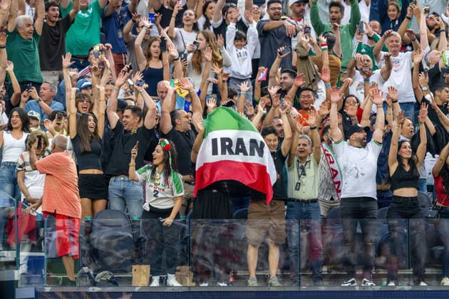 June 15, 2026, Inglewood, California, USA: Fans watch Iran and New Zealand play to a 2-2 World Cup tie at Los Angeles Stadium. News - June 15, 2026  - ZUMAh234 20260615_zsp_h234_016 Copyright: xMarkxEdwardxHarrisx