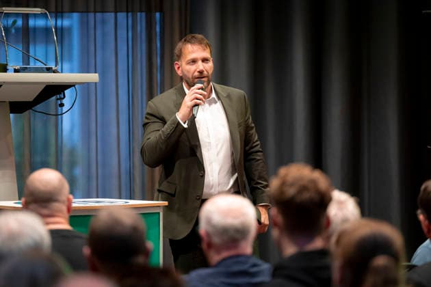 Dr. Dieter Gudel, Board Member of VfB Lübeck; Extraordinary General Meeting on the spin-off into a limited liability company (GmbH); Soccer; Regionalliga Nord; June 26, 2015; Lübeck, Schleswig-Holstein, Germany,detected_source_language Copyright: xAgentur54GradÂ°x xFelixxKoenigx