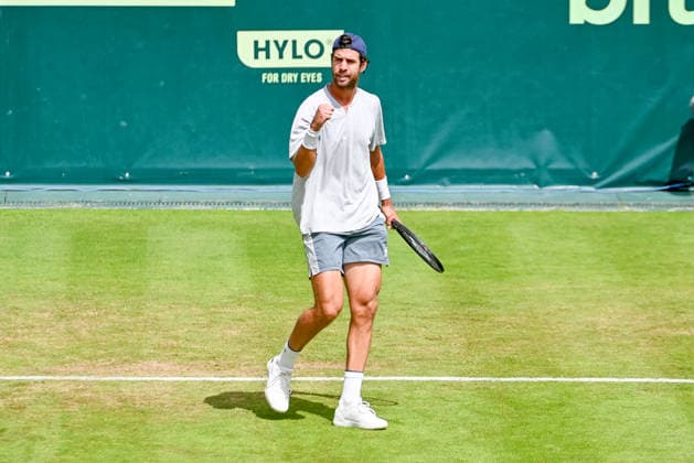 Karen Khachanov (RUS) celebrates at the TERRA WORTMANN Open 2026, Tennis, ATP, Mens 500, Tournament, Main Draw, June 16, 2026, TERRA WORTMANN Open 2026, Tennis, ATP, Mens Tennis 500, Tournament, Main Draw, June 16, 2026, Indoor,detected_source_language Copyright: xEibner-Pressefoto RobertxGertzenx EP_RGN