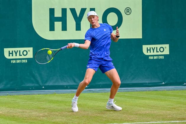 Ethan Quinn (USA) hits a forehand shot at the TERRA WORTMANN Open 2026, Tennis, ATP, Mens 500, Tournament, Main Draw, June 16, 2026, TERRA WORTMANN Open 2026, Tennis, ATP, Mens 500, Tournament, Main Draw, June 16, 2026, Indoor,detected_source_language Copyright: xEibner-Pressefoto RobertxGertzenx EP_RGN