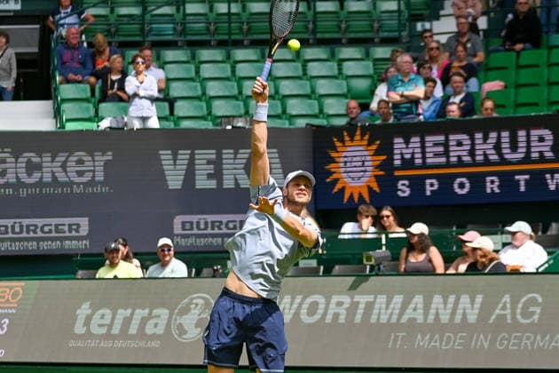 Yannick Hanfmann (GER) hits a ball overhead in mid-air at the TERRA WORTMANN Open 2026, Tennis, ATP, Mens 500, Tournament, Main Draw, June 16, 2026, TERRA WORTMANN Open 2026, Tennis, ATP, Mens 500, Tournament, Main Draw, June 16, 2026, Indoor,detected_source_language Copyright: xEibner-Pressefoto RobertxGertzenx EP_RGN