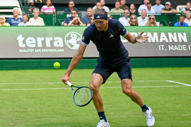 Alexander Zverev (GER) hits the ball with his backhand at the TERRA WORTMANN Open 2026, Tennis, ATP, Mens 500, Tournament, Main Draw, June 16, 2026, TERRA WORTMANN Open 2026, Tennis, ATP, Men’s 500, Tournament, Main Draw, June 16, 2026, Indoor,detected_source_language Copyright: xEibner-Pressefoto RobertxGertzenx EP_RGN