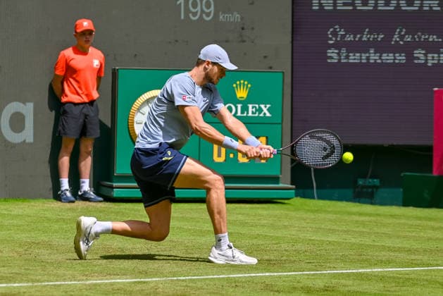 Yannick Hanfmann (GER) hits a ball off the ground with his backhand at the TERRA WORTMANN Open 2026, Tennis, ATP, Mens 500, Tournament, Main Draw, June 16, 2026, TERRA WORTMANN Open 2026, Tennis, ATP, Men’s 500, Tournament, Main Draw, June 16, 2026, Indoor,detected_source_language Copyright: xEibner-Pressefoto RobertxGertzenx EP_RGN