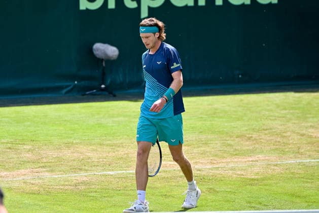 Andrey Rublev (RUS), deep in thought, TERRA WORTMANN Open 2026, Tennis, ATP, Mens 500, Tournament, Main Draw, June 16, 2026, TERRA WORTMANN Open 2026, Tennis, ATP, Mens 500, Tournament, Main Draw, June 16, 2026, Indoor,detected_source_language Copyright: xEibner-Pressefoto RobertxGertzenx EP_RGN