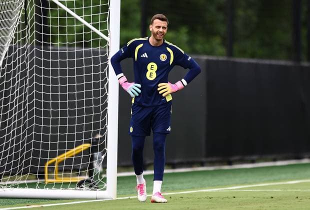 Angus Gunn of Scotland Scotland Training and press conference, PK, Pressekonferenz 2026 FIFA World Cup, WM, Weltmeisterschaft, Fussball Football, Atrium Health Performance Park, Charlotte, USA - 16 Jun 2026Charlotte Atrium Health Performance Park United States of America EDITORIAL USE ONLY No use with unauthorised audio, video, data, fixture lists, club league logos or live services. Online in-match use limited to 120 images, no video emulation. No use in betting, games or single club league player publications.  Copyright: xMichaelxZemanek Shutterstockx 16928907au