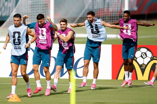 Portugal s players participate in a training session in Palm Springs, Florida, USA, 16 June 2026. Portugal national team, Nationalteam training !ACHTUNG: NUR REDAKTIONELLE NUTZUNG!  Copyright: xAlbertoxEstévezx GRAF9472 20260616-55020612986_1