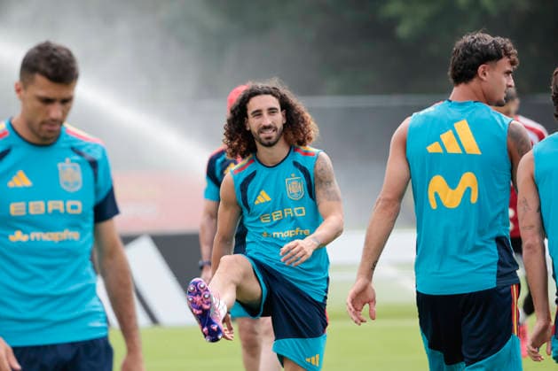 Spain s national soccer team defender Marc Cucurella (C) is seen during a training session in Chattanooga, Tennessee, US, 16 June 2026. Spain will face Saudi Arabia in their second World Cup match on 21 June 2026. Spain s training session !ACHTUNG: NUR REDAKTIONELLE NUTZUNG!  Copyright: xLavandeiraxjrx GRAF9512 20260616-55020613580_1