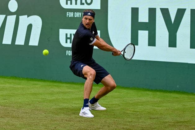 Alexander Zverev (GER) anticipates a ball on his backhand at the TERRA WORTMANN Open 2026, Tennis, ATP, Mens 500, Tournament, Main Draw, June 16, 2026, TERRA WORTMANN Open 2026, Tennis, ATP, Men’s 500, Tournament, Main Draw, June 16, 2026, Indoor,detected_source_language Copyright: xEibner-Pressefoto RobertxGertzenx EP_RGN