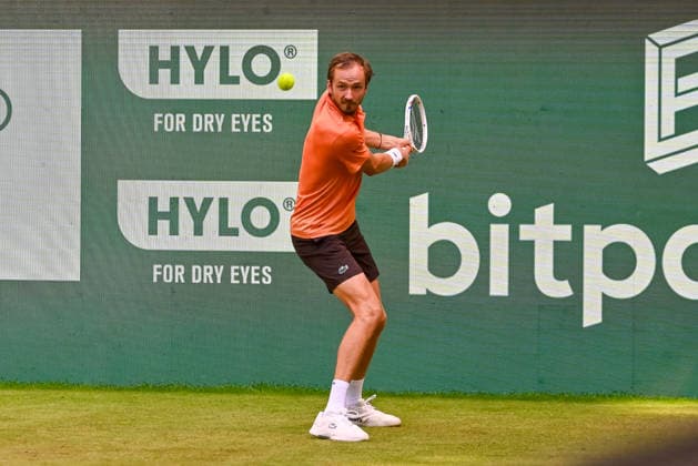 Daniil Medvedev (RUS) prepares to return the ball on the backhand TERRA WORTMANN Open 2026, Tennis, ATP, Mens 500, Tournament, Main Draw, June 16, 2026, TERRA WORTMANN Open 2026, Tennis, ATP, Men’s 500, Tournament, Main Draw, June 16, 2026, Indoor,detected_source_language Copyright: xEibner-Pressefoto RobertxGertzenx EP_RGN