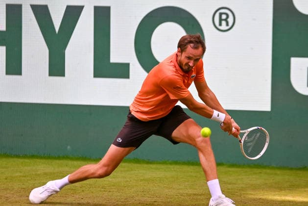 Daniil Medvedev (RUS) hits the ball with his backhand at the TERRA WORTMANN Open 2026, Tennis, ATP, Mens 500, Tournament, Main Draw, June 16, 2026, TERRA WORTMANN Open 2026, Tennis, ATP, Men’s 500, Tournament, Main Draw, June 16, 2026, Indoor,detected_source_language Copyright: xEibner-Pressefoto RobertxGertzenx EP_RGN