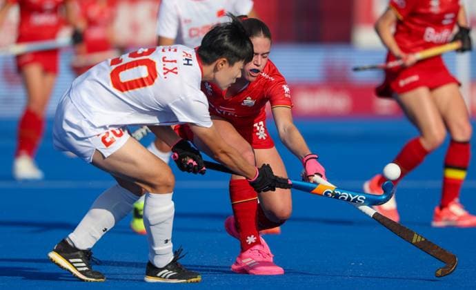China s Jiangxin He and Belgium s Famke Van Heel fight for the ball during a hockey game between Belgian national team, Nationalteam Red Panthers and China, Tuesday 16 June 2026 in Wavre, match 10 16 in the group stage of the women s FIH Pro League competition. VIRGINIExLEFOUR  x177868884x