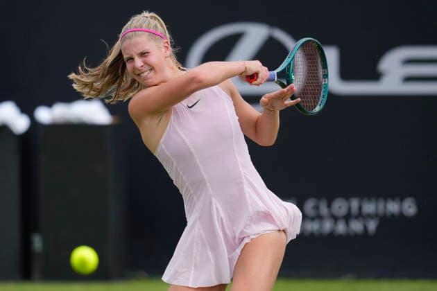 Lexus Nottingham Open - Day Two Hannah Klugman of Great Britain in action during her Round of 32 singles match at the 2026 Lexus Nottingham Open Women s tennis tournament at the Nottingham Tennis Centre in Nottingham, England, on June 16, 2026. Nottingham Great Britain United Kingdom  Copyright: xOwenxHammondx originalFilename:hammond-notitle260616_npFga.jpg