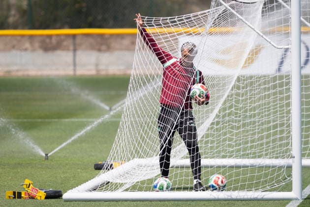 FIFA World Cup, WM, Weltmeisterschaft, Fussball 2026 - Switzerland training session Switzerland s head coach Murat Yakin takes balls out of a goal during a training session of the Swiss national soccer team at the SDJA in San Diego, California, 16 June 2026. San Diego United States  Copyright: xPETERxKLAUNZERx