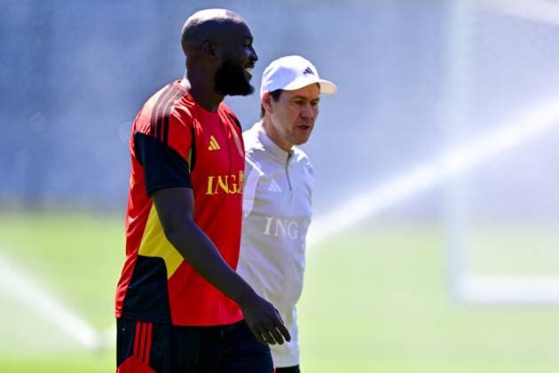 Belgium s Romelu Lukaku and Belgium s head coach Rudi Garcia pictured during a training of Belgian national soccer team Red Devils, at the basecamp in Seattle, USA on Tuesday 16 June 2026, after their first game against Egypt at the FIFA World Cup, WM, Weltmeisterschaft, Fussball 2026. The match ended in a 1-1 draw. DIRKxWAEM  x177874921x