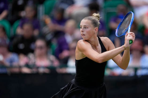 Lexus Nottingham Open - Day Two Alicia Dudeney of Great Britain competes during her Round of 32 singles match at the 2026 Lexus Nottingham Open Women s tennis tournament at the Nottingham Tennis Centre in Nottingham, England, on June 16, 2026. Nottingham Great Britain United Kingdom  Copyright: xOwenxHammondx originalFilename:hammond-notitle260616_npILQ.jpg