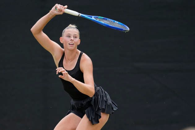 Lexus Nottingham Open - Day Two Alicia Dudeney of Great Britain competes during her Round of 32 singles match at the 2026 Lexus Nottingham Open Women s tennis tournament at the Nottingham Tennis Centre in Nottingham, England, on June 16, 2026. Nottingham Great Britain United Kingdom  Copyright: xOwenxHammondx originalFilename:hammond-notitle260616_npyIX.jpg