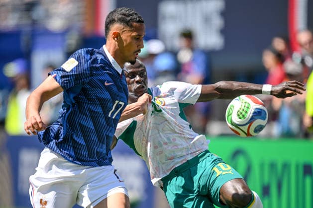 William Saliba (France) and Sadio Mane (Senegal) battle for the ball during the FIFA World Cup, WM, Weltmeisterschaft, Fussball 2026 Group I match between France and Senegal at New York New Jersey Stadium on June 16, 2026 in East Rutherford, United States. (Photo by Harry Langer DeFodi Images) - *** William Saliba of France and Sadio Mané of Senegal battle for the ball during the 2026 FIFA World Cup Group I match between France and Senegal at New York New Jersey Stadium on June 16, 2026, in East Rutherford, United States. Photo by Harry Langer, DeFodi Images,detected_source_language
