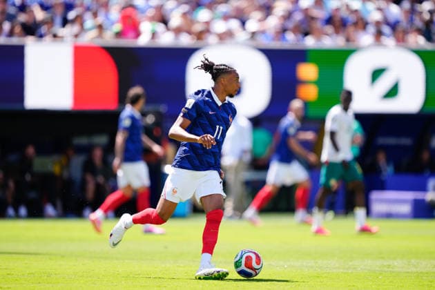 France v Senegal - FIFA World Cup, WM, Weltmeisterschaft, Fussball 2026 - Group I NEW JERSEY, UNITED STATES - JUNE 16: Michael Olise (11) of France drives the ball during the 2026 FIFA World Cup First Stage Group I match between France and Senegal at MetLife (New Jersey Stadium) in East Rutherford, New Jersey, United States on June 16, 2026. Jose Hernandez Anadolu New Jersey United States. Editorial use only. Please get in touch for any other usage.  Copyright: x2026xAnadoluxJosexHernandezx