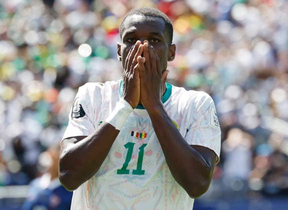 Senegal s Nicolas Jackson reacts after his shot hit the goal post against France in the first half of their FIFA World Cup, WM, Weltmeisterschaft, Fussball match at MetLife Stadium in East Rutherford, New Jersey, on Tuesday, June 16, 2026.  NYP20260616919 JOHNxANGELILLO