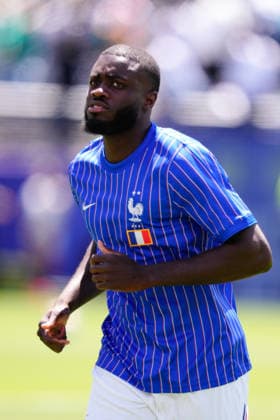 France v Senegal - FIFA World Cup, WM, Weltmeisterschaft, Fussball 2026 - Group I NEW JERSEY, UNITED STATES - JUNE 16: Dayot Upamecano of France warms up prior to the 2026 FIFA World Cup First Stage Group I match between France and Senegal at MetLife (New Jersey Stadium) in East Rutherford, New Jersey, United States on June 16, 2026. Jose Hernandez Anadolu New Jersey United States. Editorial use only. Please get in touch for any other usage.  Copyright: x2026xAnadoluxJosexHernandezx