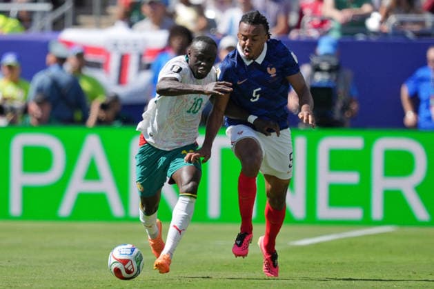 SOCCER - FIFA World Cup, WM, Weltmeisterschaft, Fussball - France vs. Senegal Photo by IPA ABACAPRESS.COM85759287 - Sadio Mané of Senegal in action against Jules Koundé of France during the France vs. Senegal FIFA World Cup match in New York, USA, on June 16, 2026 New York  Copyright: xIPAxSport ABACAx