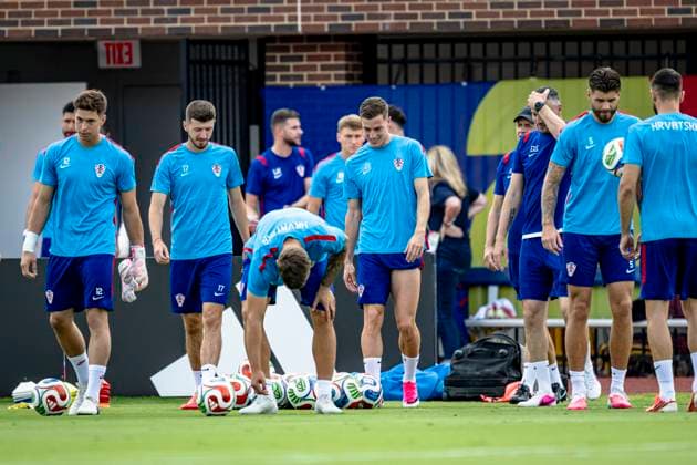 DALLAS — Croatian goalkeeper Ivor Pandur, Croatian Petar Sucic, and Croatian Luka Sucic during the 2026 World Cup, at a Croatian training session at Washburne Soccer and Track Stadium on June 16, 2026, in Dallas, United States. Photo by Stefan Koops, EYE4IMAGES, DeFodi Images,detected_source_language