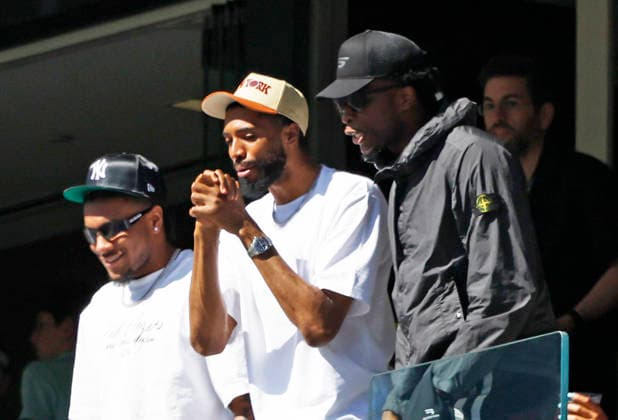Members of the NBA, Basketball Herren, USA Champion New York Knicks watch the action as Senegal plays France in a FIFA World Cup, WM, Weltmeisterschaft, Fussball match at MetLife Stadium in East Rutherford, New Jersey, on Tuesday, June 16, 2026.  NYP20260616950 JOHNxANGELILLO
