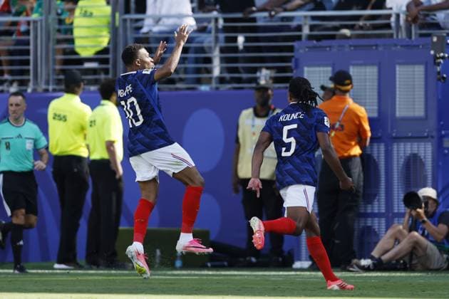 NEW JERSEY - Kylian Mbappe of France and Jules Kounde of France celebrate the 3-1 during the 2026 FIFA World Cup, WM, Weltmeisterschaft, Fussball Group I match between France and Senegal at the New Jersey Stadium on June 16, 2026, in New Jersey, United States. MAURICE VAN STEEN ANP FIFA World Cup 2026 2026 xVIxANPxSportx xMauricexvanxSteenxIVx 561194382 originalFilename: 561194382.jpg