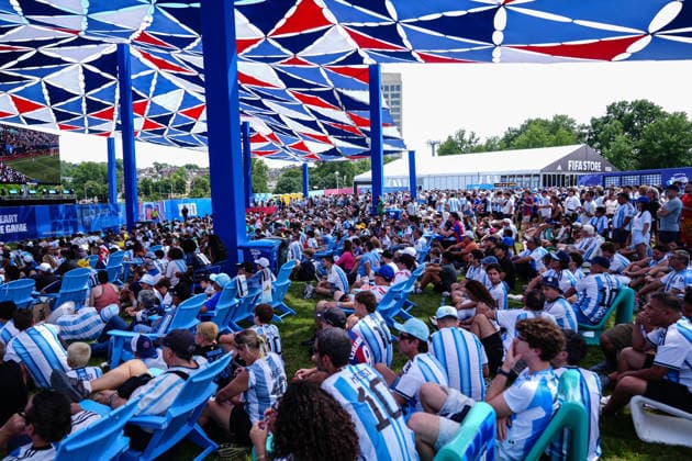 Argentina fans gather in Kansas City ahead of Algeria match KANSAS CITY, UNITED STATES - JUNE 16: Fans gather in downtown Kansas City ahead of the 2026 FIFA World Cup, WM, Weltmeisterschaft, Fussball Group J match between Argentina and Algeria in Kansas City, United States, on June 16, 2026. Hakan Akgün Anadolu Kansas City United States. Editorial use only. Please get in touch for any other usage.  Copyright: x2026xAnadoluxHakanxAkgünx