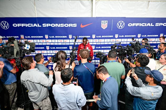 CA: USMNT Holds Media Day Ahead of Australia Match in Irvine, USA - 16 Jun 2026 Tim Weah (21) of the United States Men s national team, Nationalteam speaks during a press conference, PK, Pressekonferenz at Great Park ahead of the team s FIFA World Cup, WM, Weltmeisterschaft, Fussball 2026 Group D match against Australia at SoFi Stadium. Irvine United States Copyright: xWestonxHancockx xSOPAxImagesx Weston Hancock June 16 - 1479