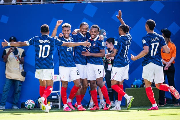 Bradley Barcola of France celebrates with teammates after scoring the team s second goal during the FIFA World Cup, WM, Weltmeisterschaft, Fussball 2026 Group I match between France and Senegal at New York New Jersey Stadium on June 16th, 2026. (Photo by Riquelve Nata Sports Press Photo)  Copyright: xRiquelvexNata SportsxPressxPhotox Sportspressphoto_SPR167856
