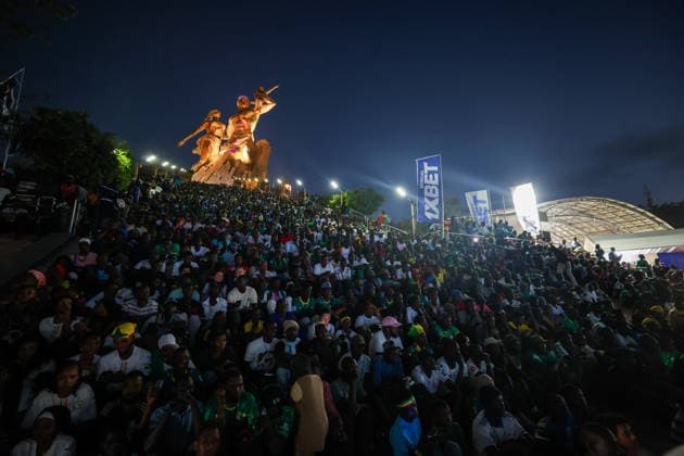 Senegal fans watch team s World Cup debut on giant screen DAKAR, SENEGAL - JUNE 16: Senegal fans watch their national team, Nationalteam s 2026 FIFA World Cup, WM, Weltmeisterschaft, Fussball Group I match against France on a giant screen set up at the African Renaissance Monument in Dakar, Senegal, on June 16, 2026. Hundreds of supporters gathered at the square ahead of kickoff, waving Senegalese flags and wearing national team jerseys as they followed the match. Cem Ozdel Anadolu Dakar Senegal. Editorial use only. Please get in touch for any other usage.  Copyright: x2026xAnadoluxCemxOzdelx