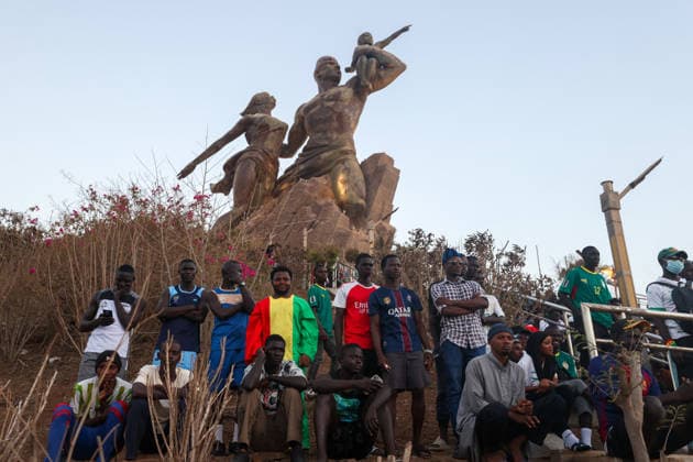 Senegal fans watch team s World Cup debut on giant screen DAKAR, SENEGAL - JUNE 16: Senegal fans watch their national team, Nationalteam s 2026 FIFA World Cup, WM, Weltmeisterschaft, Fussball Group I match against France on a giant screen set up at the African Renaissance Monument in Dakar, Senegal, on June 16, 2026. Hundreds of supporters gathered at the square ahead of kickoff, waving Senegalese flags and wearing national team jerseys as they followed the match. Cem Ozdel Anadolu Dakar Senegal. Editorial use only. Please get in touch for any other usage.  Copyright: x2026xAnadoluxCemxOzdelx