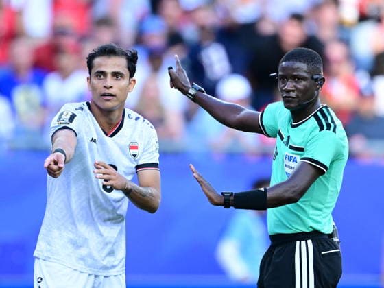 Iraq v Norway - FIFA World Cup, WM, Weltmeisterschaft, Fussball 2026 - Group I FOXBOROUGH, UNITED STATES - JUNE 16: Ibrahim Bayesh (8) of Iraq talks with the referee during the 2026 FIFA World Cup First Stage Group I match between Iraq and Norway at Gillette Stadium (Boston Stadium) in Foxborough, Massachusetts, United States on June 16, 2026. Abdulhamid Hosbas Anadolu Massachusetts United States. Editorial use only. Please get in touch for any other usage.  Copyright: x2026xAnadoluxAbdulhamidxHosbasx