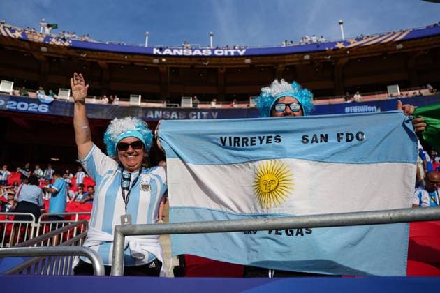 Argentina fans in the Kansas City Stadium Argentina v Algeria, 2026 FIFA World Cup, WM, Weltmeisterschaft, Fussball Group J, Football, Kansas City Stadium, Kansas, Missouri, USA - 16 Jun 2026Kansas Kansas City Stadium Missouri (MO) United States of America EDITORIAL USE ONLY No use with unauthorised audio, video, data, fixture lists, club league logos or live services. Online in-match use limited to 120 images, no video emulation. No use in betting, games or single club league player publications.  Copyright: xIsmaelxAdnan Shutterstockx 16929214u