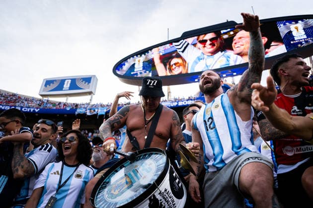 260616 Fans of Argentina ahead of the FIFA World Cup, WM, Weltmeisterschaft, Fussball 2026 football match between Argentina and Algeria on June 16, 2026 in Kansas City. Photo: Joel Marklund BILDBYRAN kod JM JM0825 bbeng fotboll football soccer fotball vm fotbolls-vm fotball-vm fotbolls-vm 2026 fifa world cup 2026 argentina algeria algeriet publik supporter *** June 16, 2026  Copyright: JOELxMARKLUND BB260616JM006