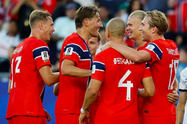 Norway teammates celebrate the goal against Iraq by Norway midfielder Kristian Thorstvedt, right during the second half of their FIFA World Cup, WM, Weltmeisterschaft, Fussball match at Gillette Stadium in Foxborough, Massachusetts, on Tuesday, June 16, 2026.  BOP20260616037 CJxGUNTHER
