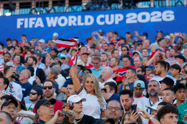 A Iraq fan shows her support before the start of the FIFA World Cup, WM, Weltmeisterschaft, Fussball match between Iraq and Norway at Gillette Stadium in Foxborough, Massachusetts, on Tuesday, June 16, 2026.  BOP20260616201 CJxGUNTHER