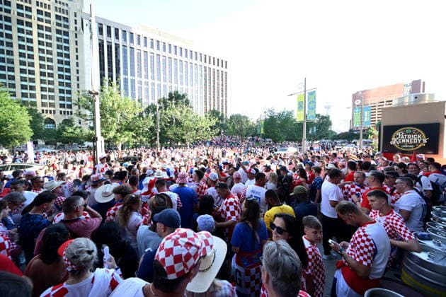 Dallas, 160626. Numerous Croatian fans gathered at the American-Croatian Friendship Parade, which started from Civic Garden to Ferris Plaza. The event was organized before the match of the Croatian national football team. Photo: Boris Kovacev CROPIX Copyright: xxBorisxKovacevx navijaci_dallas29-160626