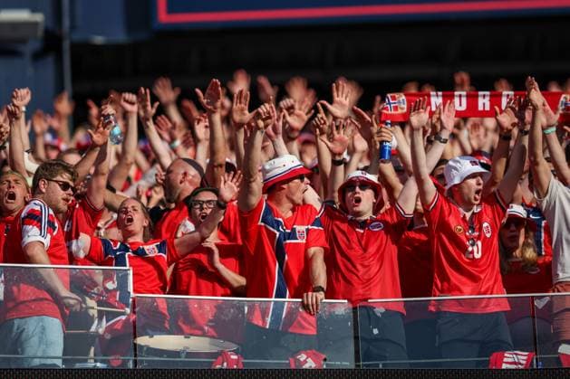 Iraq v Norway Group I - FIFA World Cup, WM, Weltmeisterschaft, Fussball 2026 FOXBOROUGH, MASSACHUSETTS - JUNE 16: Norway fans celebrate and cheer from the stands during the FIFA World Cup 2026 Group I match between Iraq and Norway at Boston Stadium on June 16, 2026 in Foxborough, Massachusetts. photo by Ayman Aref JNA Press MASSACHUSETTS Copyright: x xAymanxArefxMohamedxSaadxElxDinx xJNAxPressx