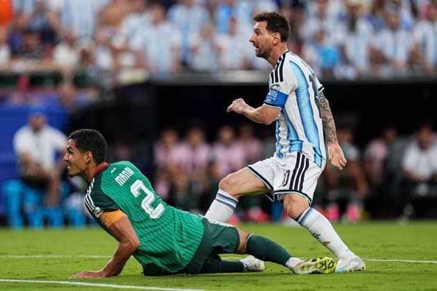 Lionel Messi of Argentina watches his shot go in Argentina v Algeria, 2026 FIFA World Cup, WM, Weltmeisterschaft, Fussball Group J, Football, Kansas City Stadium, Kansas, Missouri, USA - 16 Jun 2026Kansas Kansas City Stadium Missouri (MO) United States of America EDITORIAL USE ONLY No use with unauthorised audio, video, data, fixture lists, club league logos or live services. Online in-match use limited to 120 images, no video emulation. No use in betting, games or single club league player publications.  Copyright: xIsmaelxAdnan Shutterstockx 16929214by