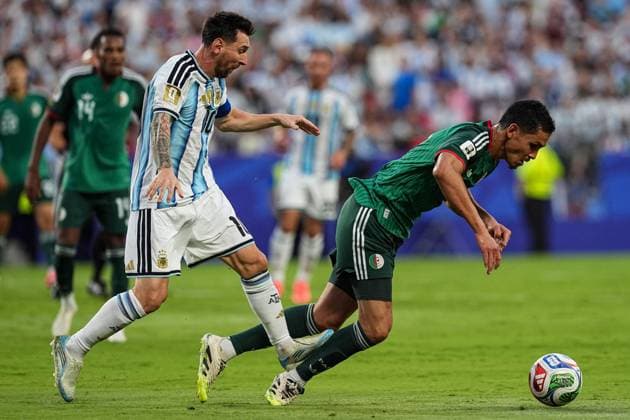 Lionel Messi of Argentina fouls AÃ¯ssa Mandi of Algeria Argentina v Algeria, 2026 FIFA World Cup, WM, Weltmeisterschaft, Fussball Group J, Football, Kansas City Stadium, Kansas, Missouri, USA - 16 Jun 2026Kansas Kansas City Stadium Missouri (MO) United States of America EDITORIAL USE ONLY No use with unauthorised audio, video, data, fixture lists, club league logos or live services. Online in-match use limited to 120 images, no video emulation. No use in betting, games or single club league player publications.  Copyright: xIsmaelxAdnan Shutterstockx 16929214ch