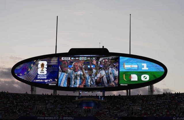 Argentina fans watch the match between Argentina and Algeria in Group J of the 2026 FIFA World Cup at Kansas Stadium in Kansas, United States, on June 16, 2026. Photo by Thor Wegner, DeFodi Images,detected_source_language